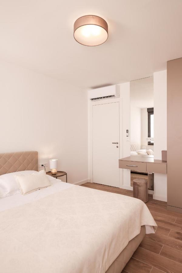 Marilla Apartment *